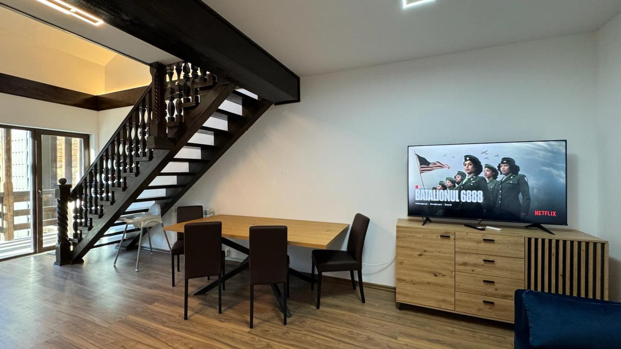 Busteni Mountain View Suites By The River - Ev Plug 객실 사진